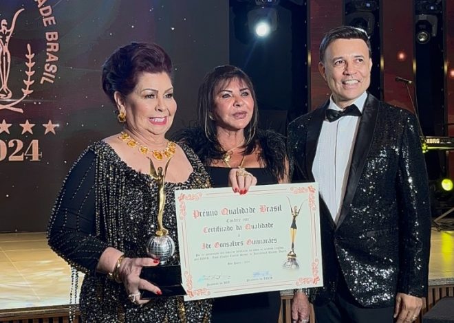 Idê Guimarães é homenageada em noite de gala do Prêmio Qualidade Brasil
