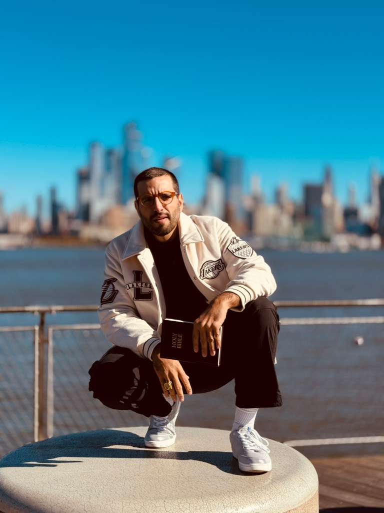 A Importância dos Pastores na Comunidade: O Exemplo Transformador do Pastor Matheus Amaral